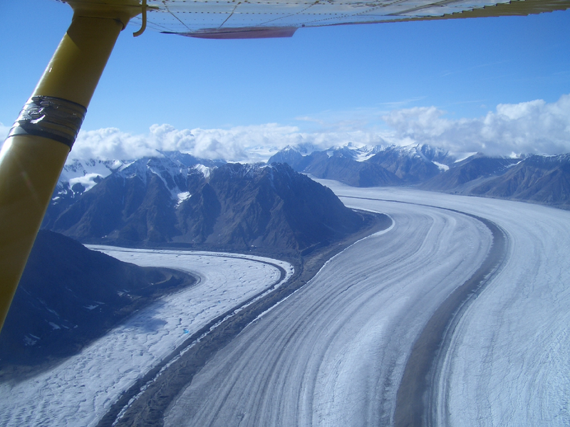 Kaskawulsh glacier junction from air.wikimedia commons